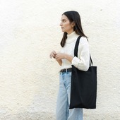 Simplicity looks really good. Shop the handcrafted Charcoal daily tote and more at rainlab.gr

#athensgreece #youempowerme #ethicalfashion  #onlinestore #shopathens #shoplocal #smallbusiness #handmade #producthighlight #slowfashion #totebag